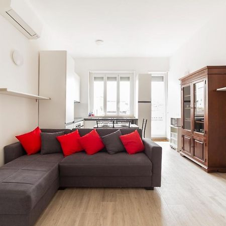 Sant'Ambrogio Bright Apartment With Terrace Milano Dış mekan fotoğraf