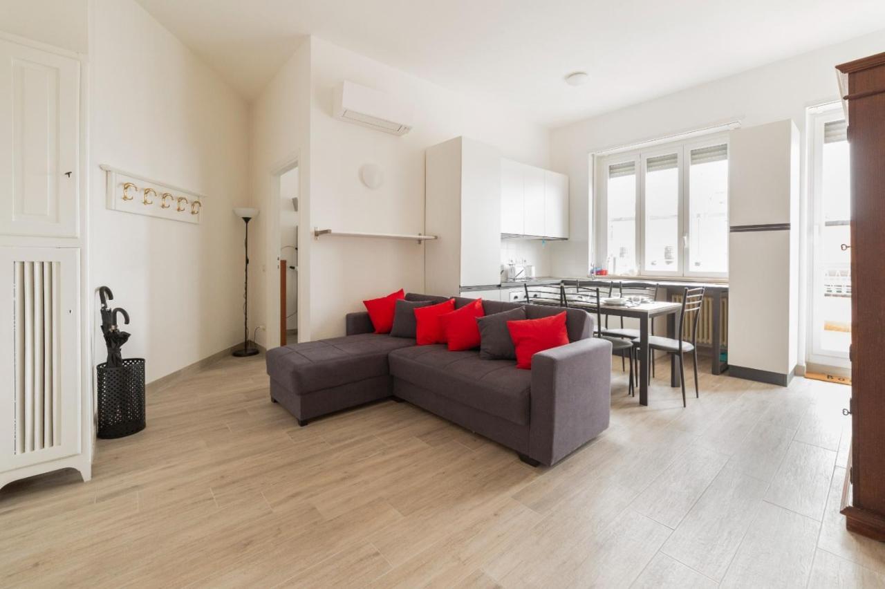 Sant'Ambrogio Bright Apartment With Terrace Milano Dış mekan fotoğraf